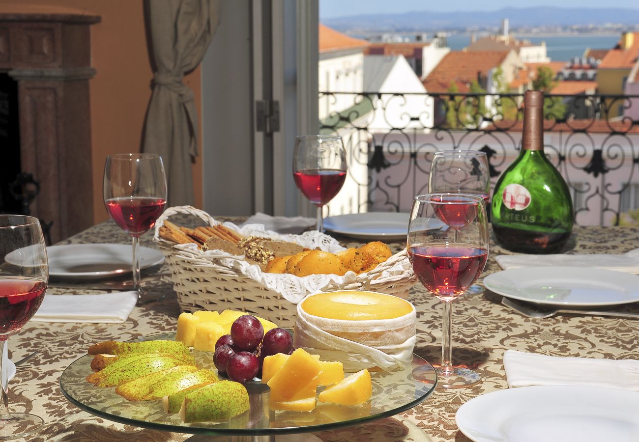 Apartment in Lisbon - Chiado trindade I+II